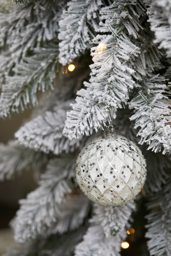 WHITE QUILTED BAUBLE